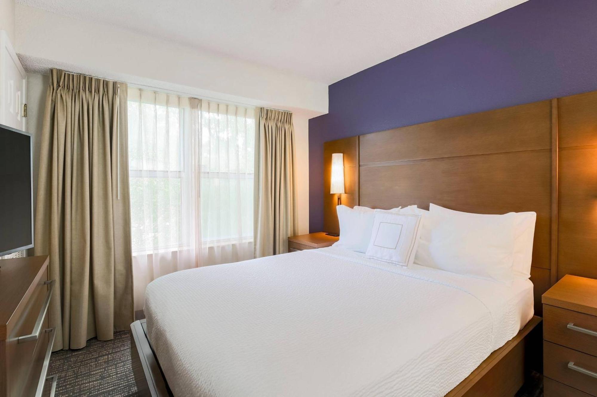 By Marriott Hotel 3*