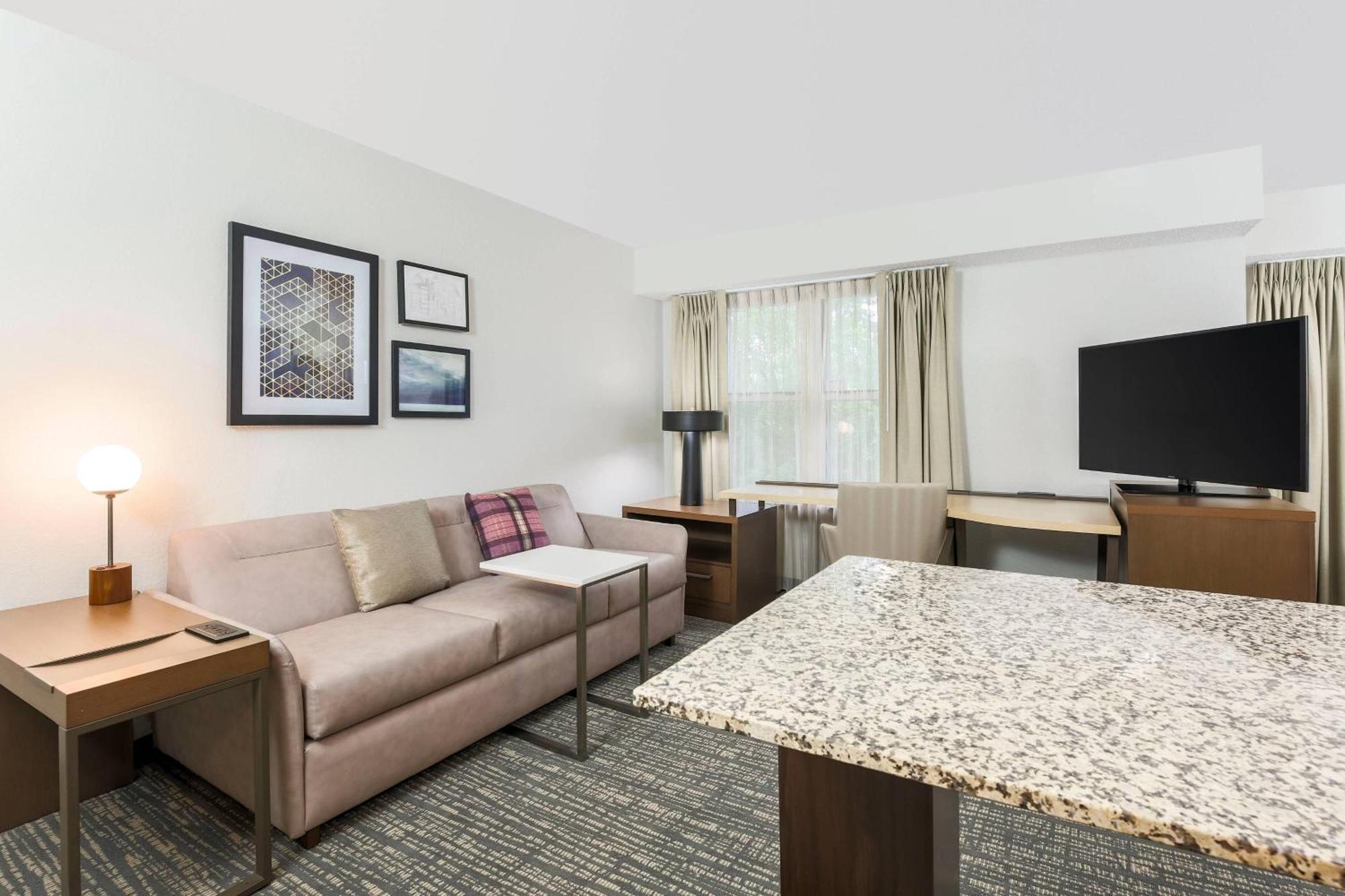 Hotel By Marriott Monroe
